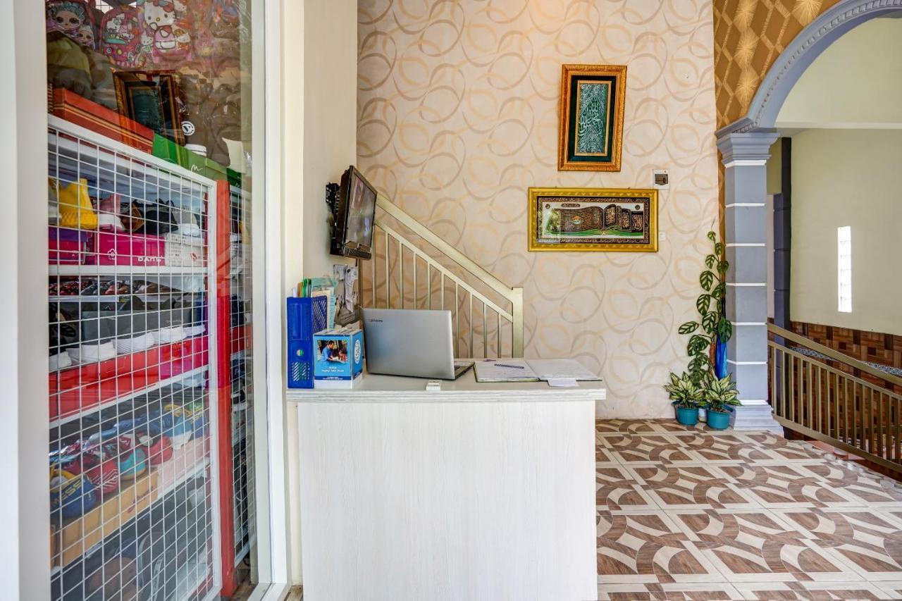 Super Oyo 90642 Lancar Homestay Syariah Tlekung Extérieur photo