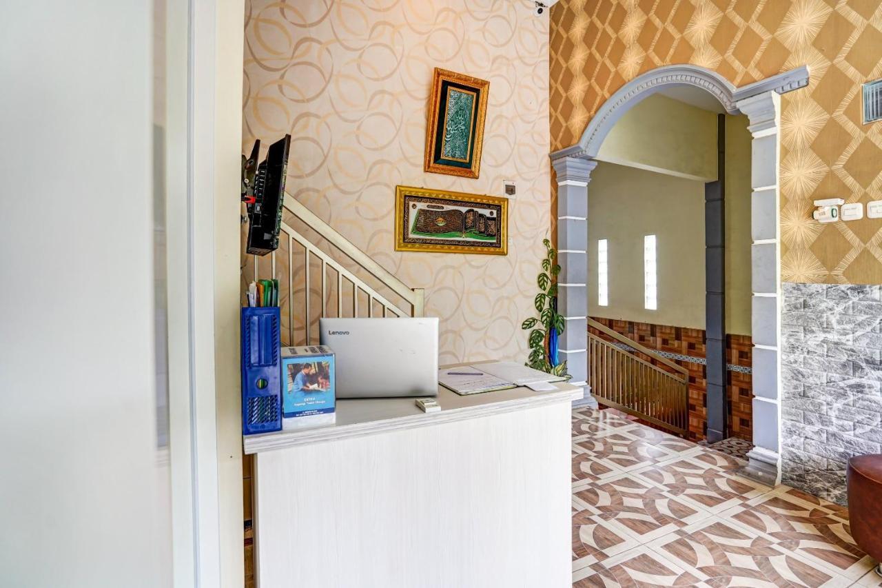 Super Oyo 90642 Lancar Homestay Syariah Tlekung Extérieur photo
