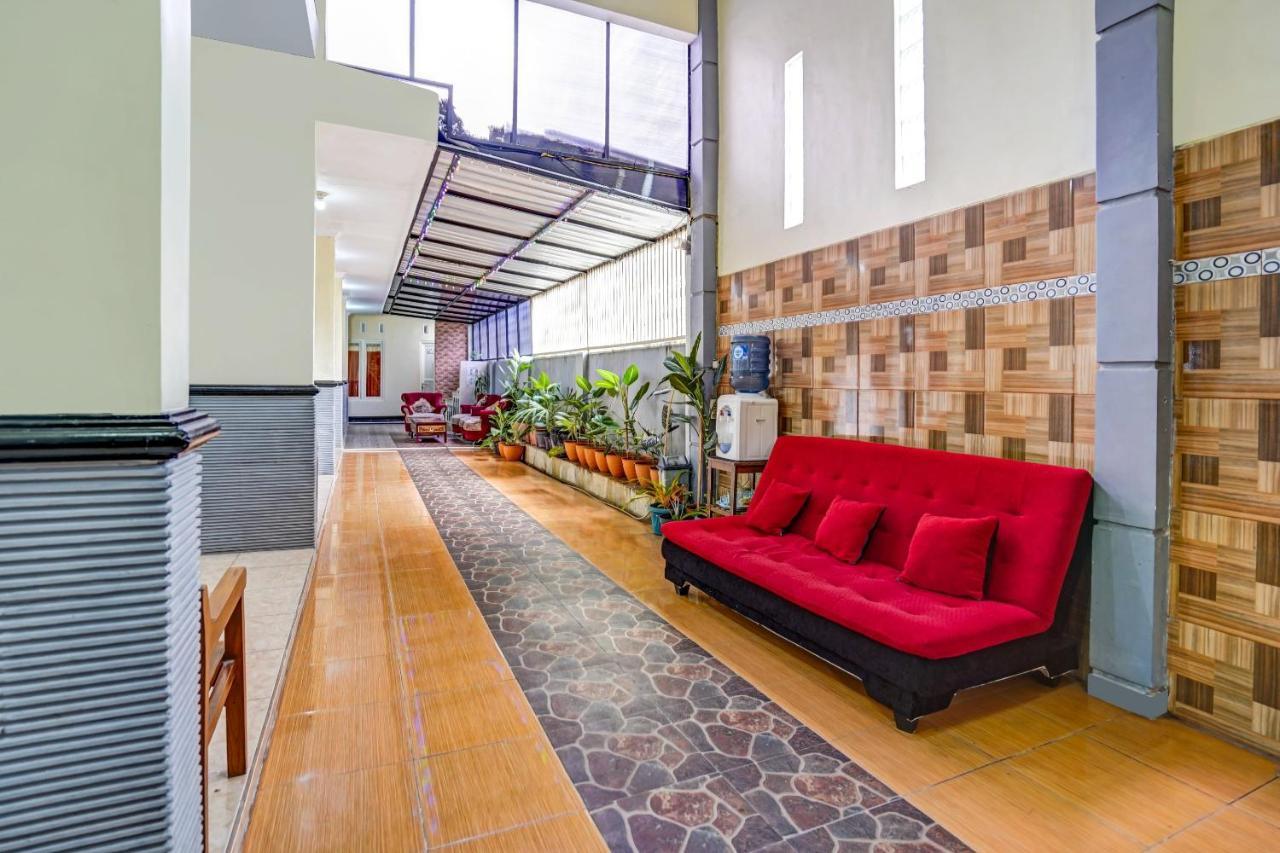Super Oyo 90642 Lancar Homestay Syariah Tlekung Extérieur photo