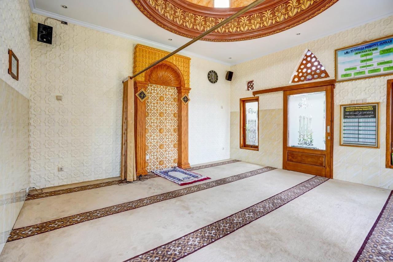 Super Oyo 90642 Lancar Homestay Syariah Tlekung Extérieur photo