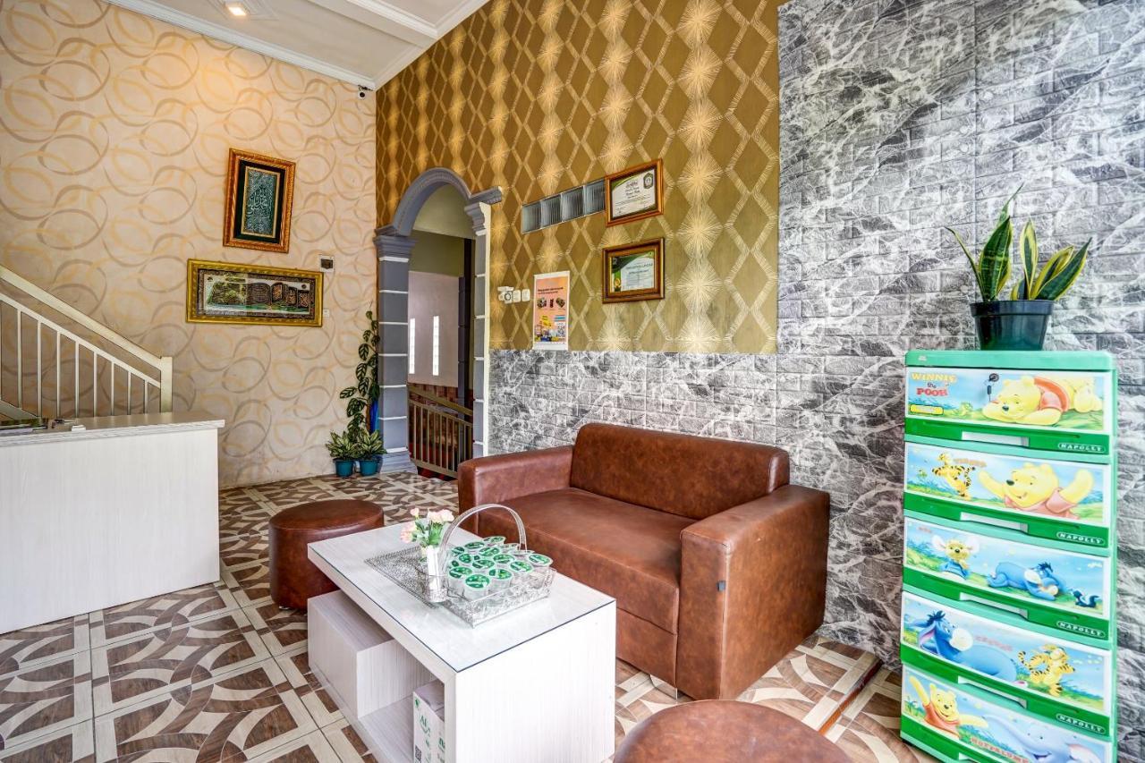 Super Oyo 90642 Lancar Homestay Syariah Tlekung Extérieur photo