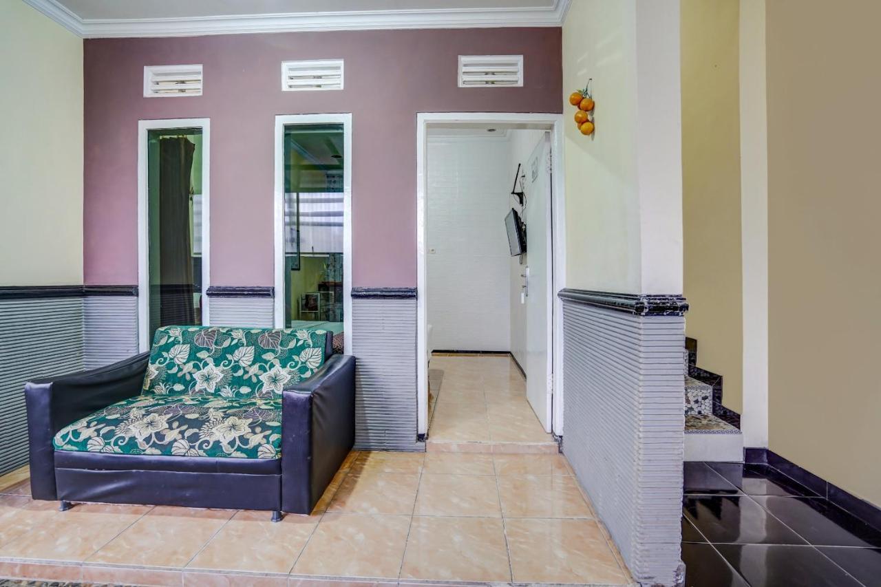 Super Oyo 90642 Lancar Homestay Syariah Tlekung Extérieur photo