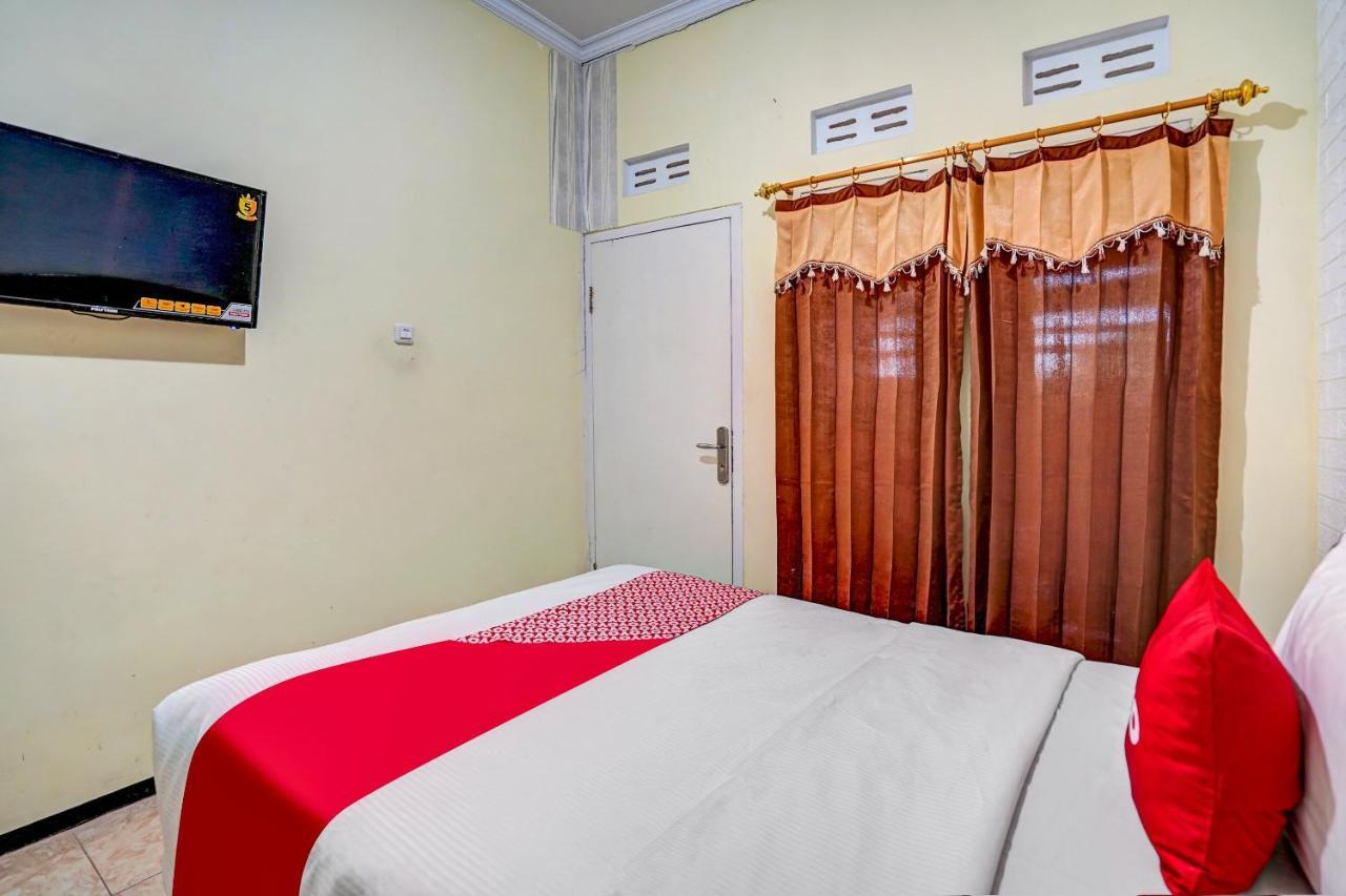 Super Oyo 90642 Lancar Homestay Syariah Tlekung Extérieur photo