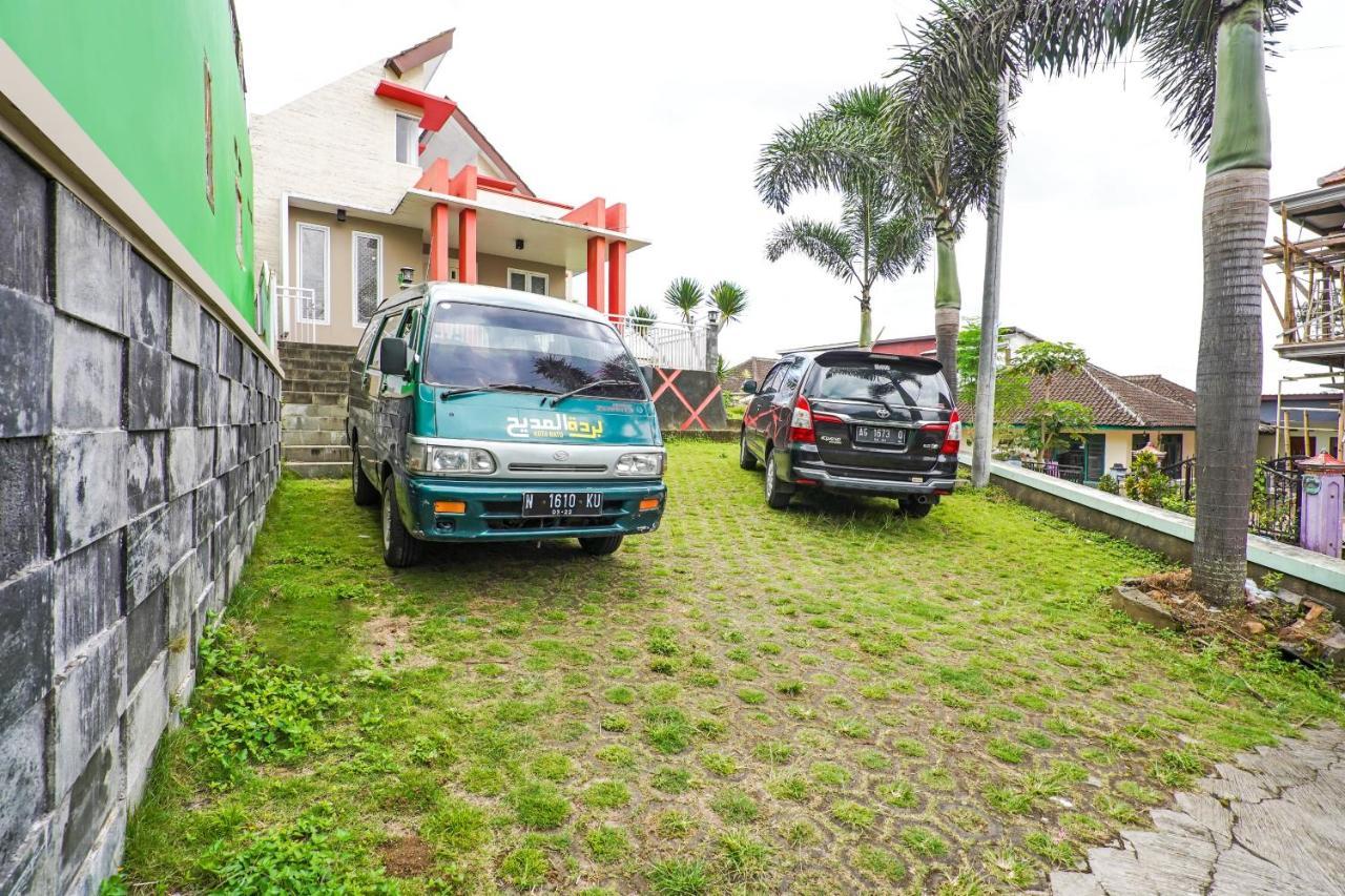 Super Oyo 90642 Lancar Homestay Syariah Tlekung Extérieur photo