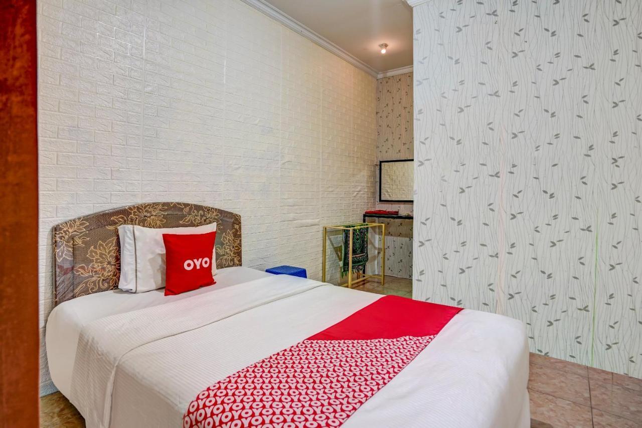 Super Oyo 90642 Lancar Homestay Syariah Tlekung Extérieur photo