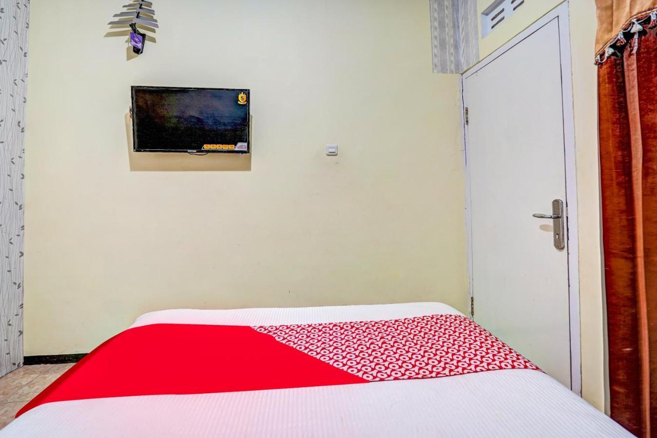 Super Oyo 90642 Lancar Homestay Syariah Tlekung Extérieur photo
