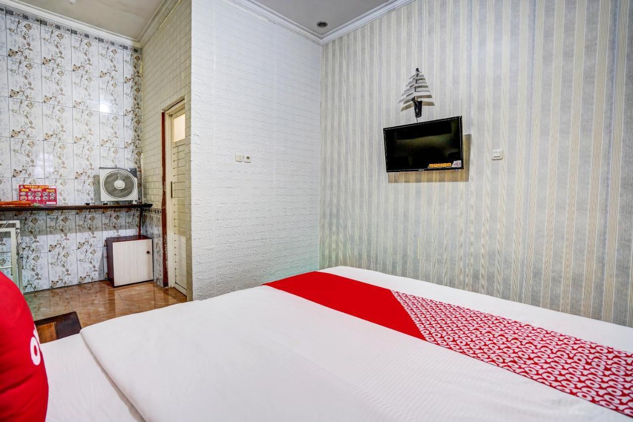 Super Oyo 90642 Lancar Homestay Syariah Tlekung Extérieur photo