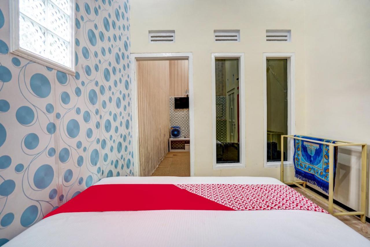 Super Oyo 90642 Lancar Homestay Syariah Tlekung Extérieur photo